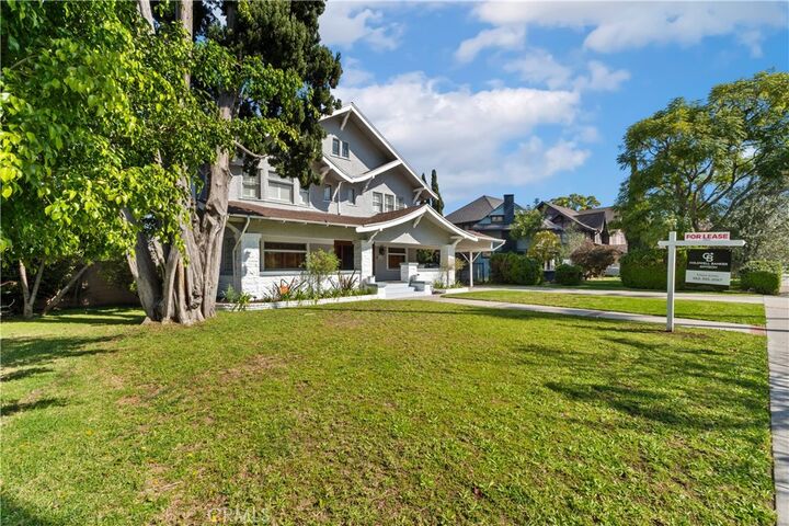 Property Photo: 2167 W 20th CA 90018