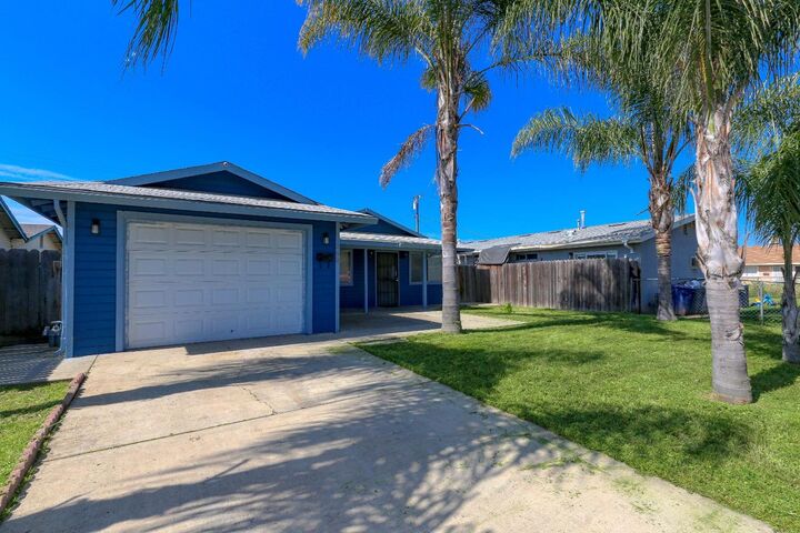 Property Photo: 268 E 10th CA 95341