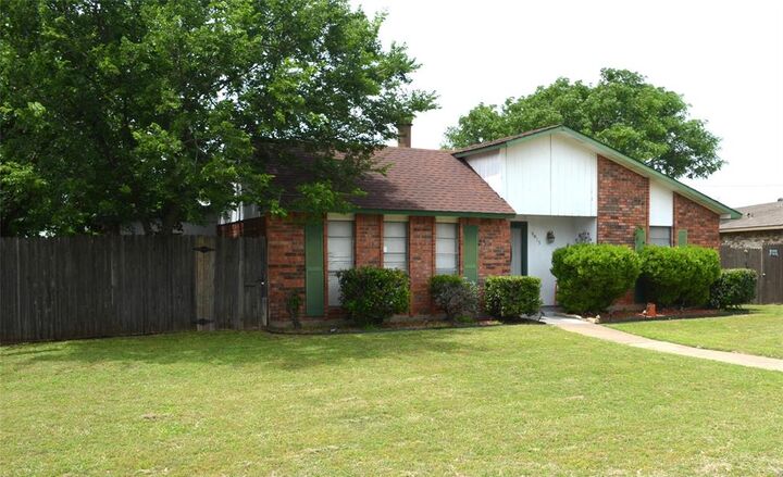 Property Photo:  9615 Sophora Circle  TX 75249 