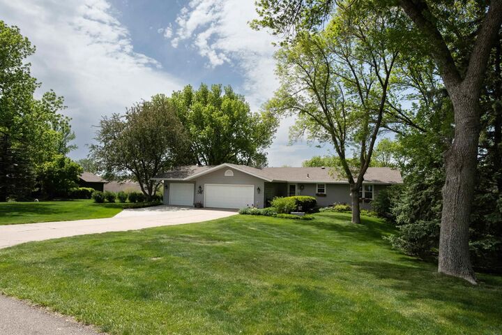 Property Photo:  25 Dorchester Rd  IA 51106 