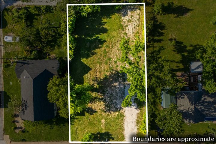 Property Photo:  419 W Persimmon Street  AR 72756 