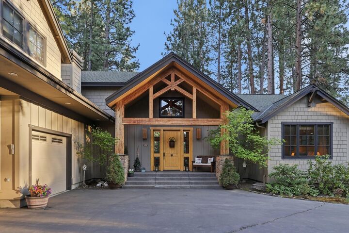 Property Photo:  18829 Peony Place  OR 97702 