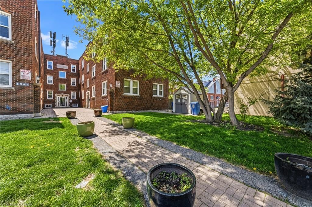 Property Photo:  1544 King Street E 301  ON L8K 1S9 