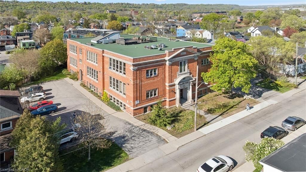 Property Photo:  357 Hunter Street W 36  ON L8P 1S6 