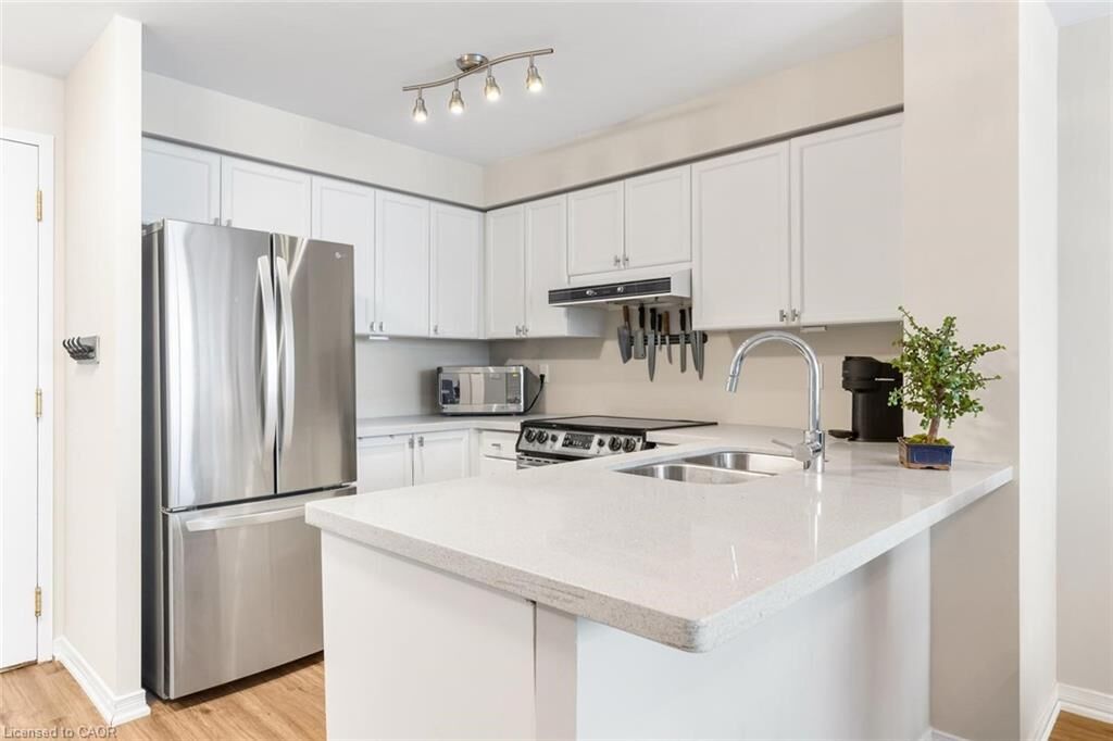 Property Photo:  2565 Erin Centre Boulevard Ph7  ON L5M 6Z8 