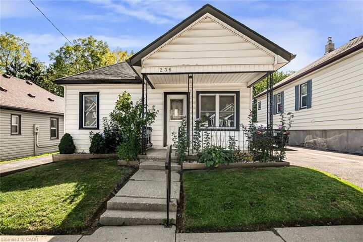 Property Photo:  236 Grove Street  ON N3Y 1K9 