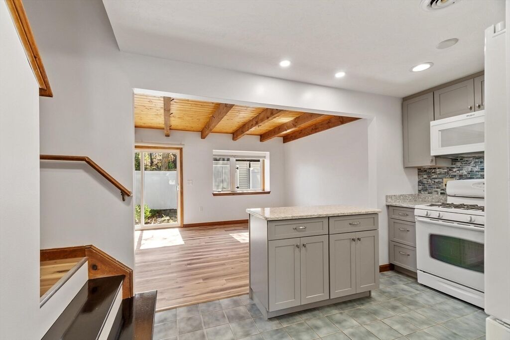 Property Photo:  78 Meadow Pond Dr P  MA 01453 