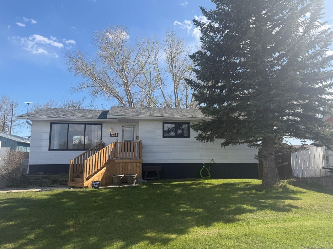 Property Photo:  334 McEwan St.  AB T0L 1A0 