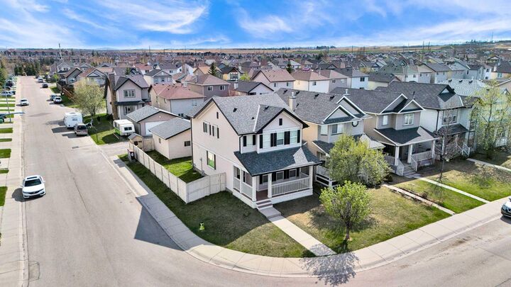 Property Photo:  247 Evermeadow Avenue SW  AB T2Y 4X2 