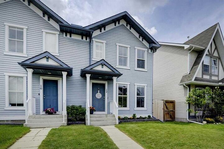 Property Photo:  12 Elgin Meadows View SE  AB T2Z 0E8 