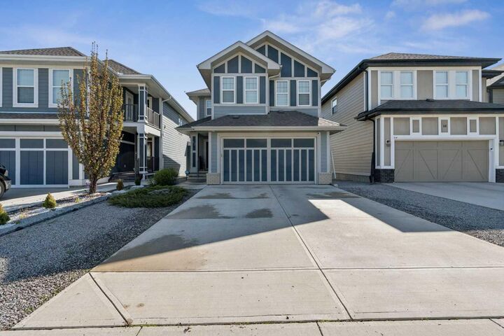 Photo de la propriété:  52 Mahogany Way SE  AB T3M 1N5 