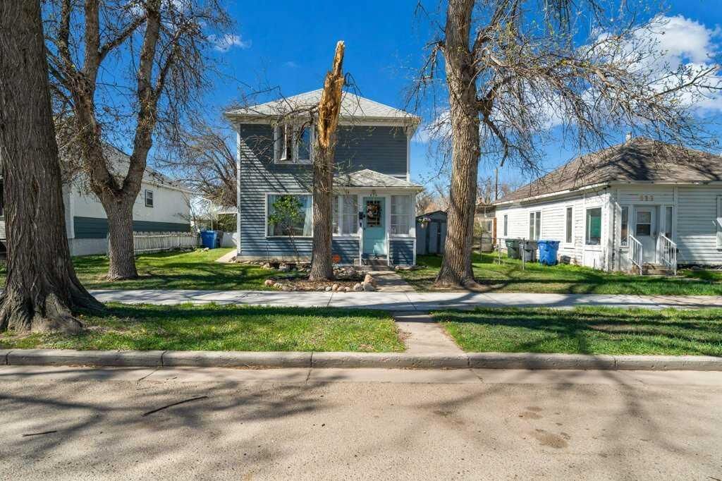 Photo de la propriété:  824 4 Street SE  AB T1A 0L4 