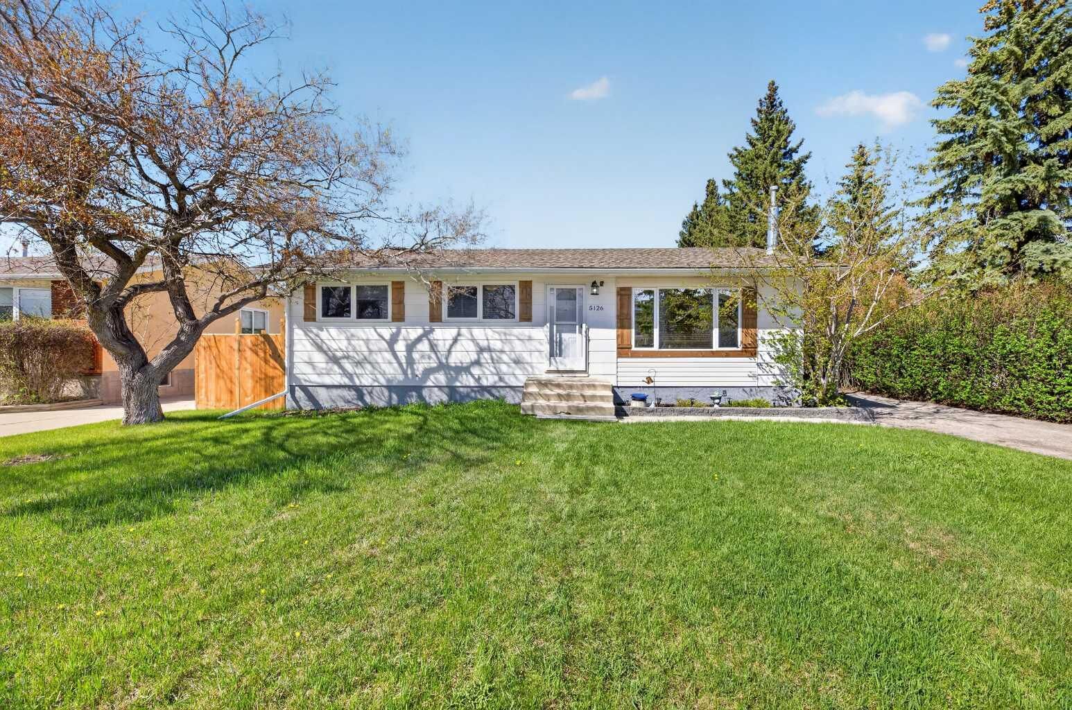 Property Photo:  5126 44 Street  AB T4H 1A6 