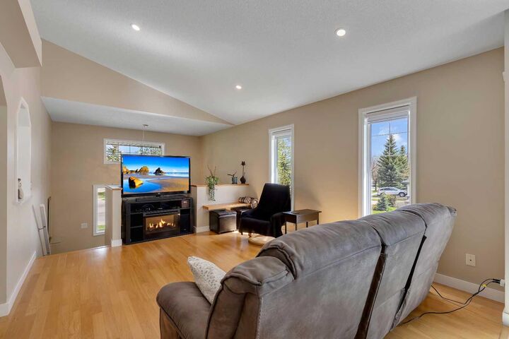 Photo de la propriété:  16371 Somercrest Street SW  AB T2Y 3M6 