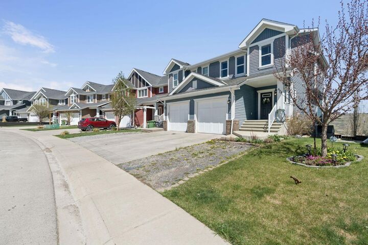 Property Photo:  664 River Heights Crescent  AB T4C 0R7 
