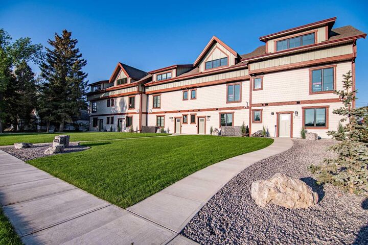 Property Photo:  5032 48 Street  AB T4T 1C1 