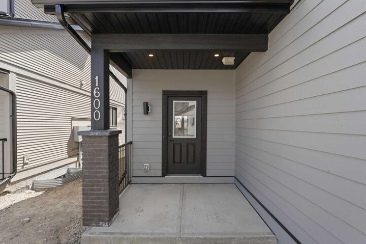 Property Photo: 15 Coopersfield Link SW 1600 AB T4B 5P5