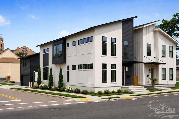 Property Photo: 501 N Tarragona St FL 32503