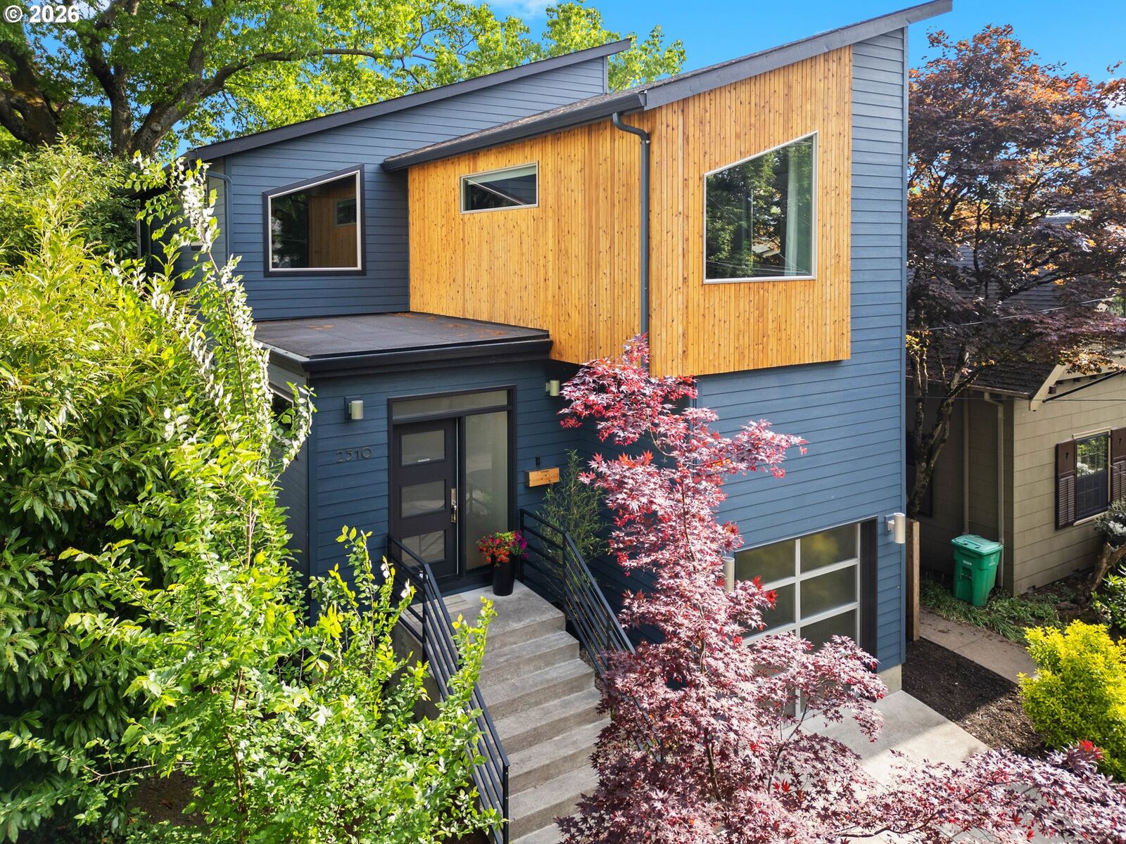 Property Photo:  2510 SE Sherman St  OR 97214 