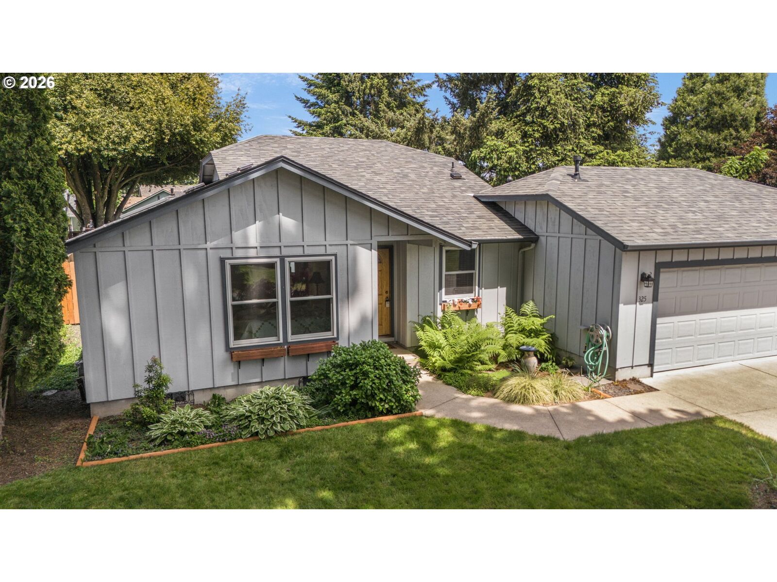Property Photo:  325 Bushnell Ln  OR 97404 