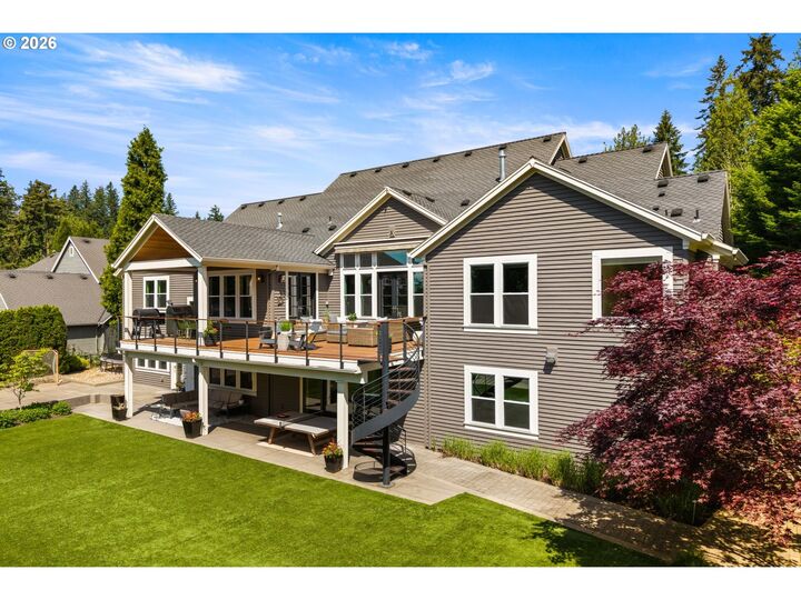 Property Photo: 6330 SW Sweetbriar Ct OR 97221