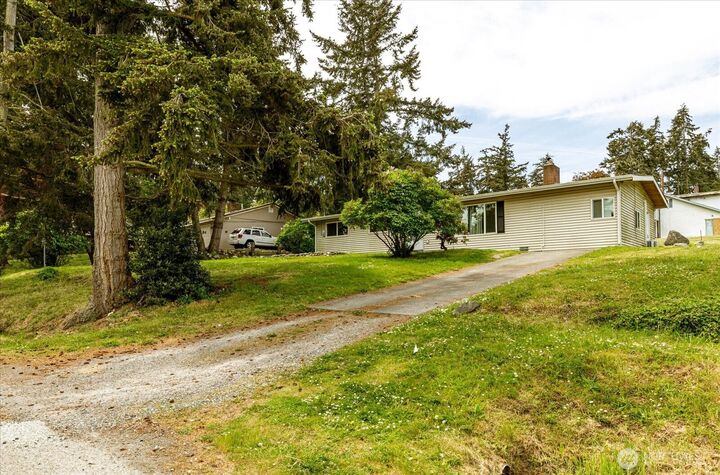 Property Photo:  2642  Olympic Drive  WA 98277 