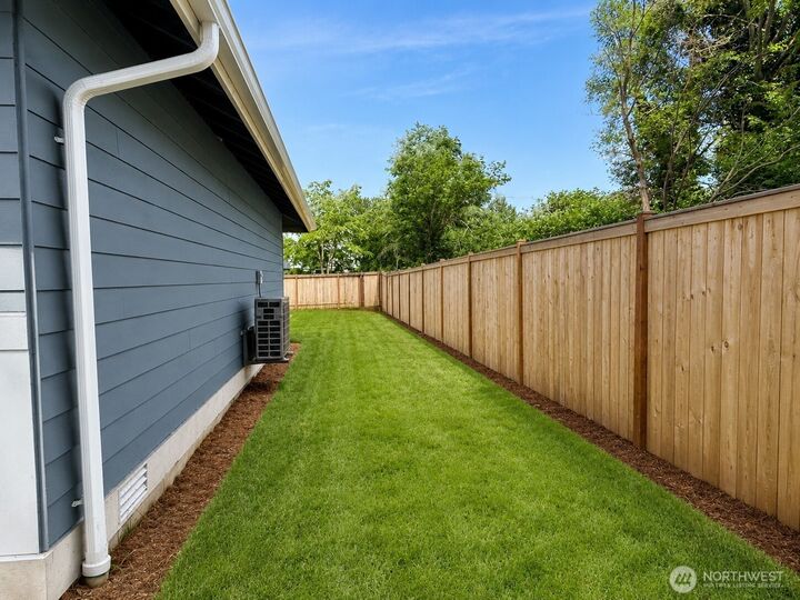 Property Photo: 11014 6th Avenue W C WA 98204