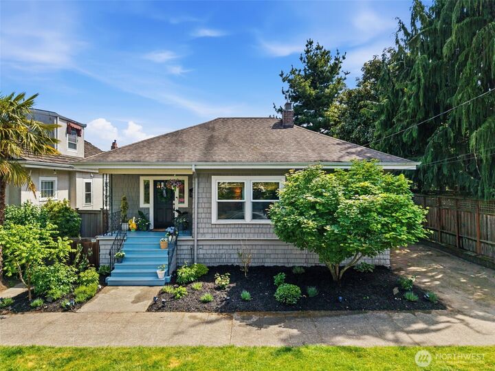 Property Photo:  5910  Dayton Avenue N  WA 98103 