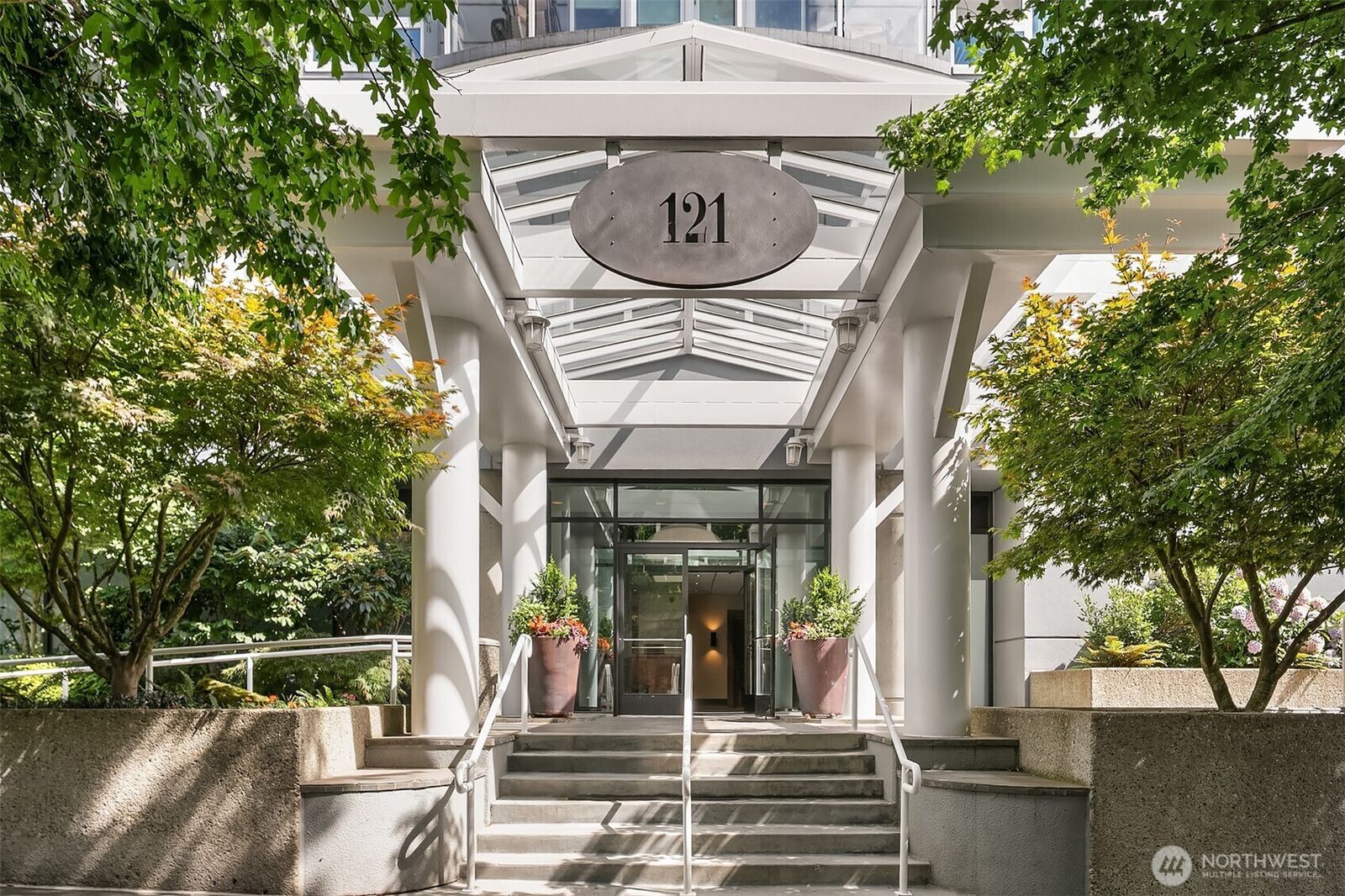 Property Photo:  121  Vine Street 2506  WA 98121 