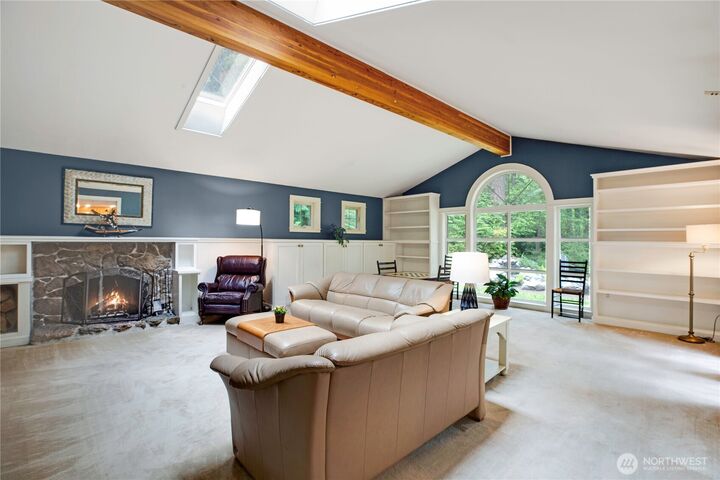 Property Photo:  4320  Palomino Drive NE  WA 98110 