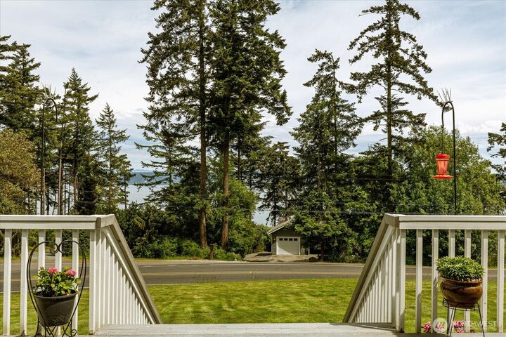 Property Photo: 152 E Morris Road WA 98239