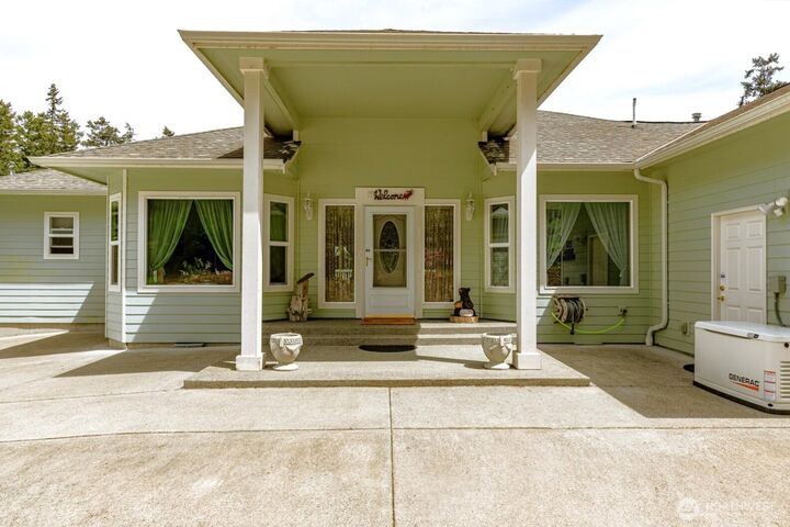 Property Photo:  152 E Morris Road  WA 98239 