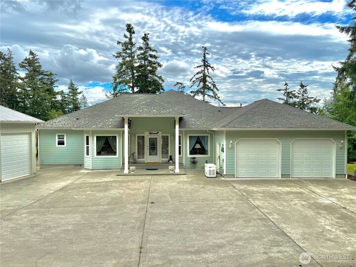 Property Photo: 152 E Morris Road WA 98239
