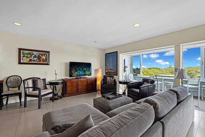 Property Photo:  818 SE 4th Street 505  FL 33301 