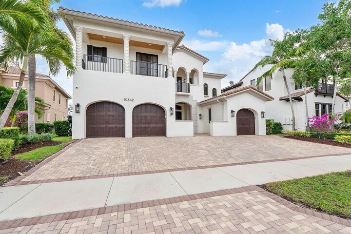 Property Photo: 10342 Emerson Street FL 33076