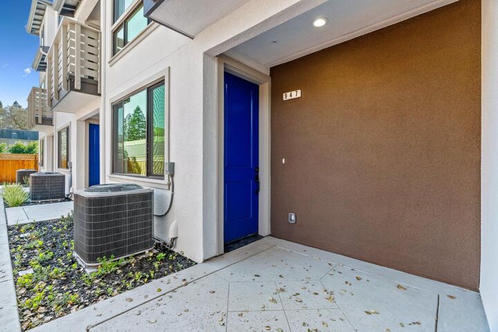 Property Photo:  947 Woodside Road  CA 94061 