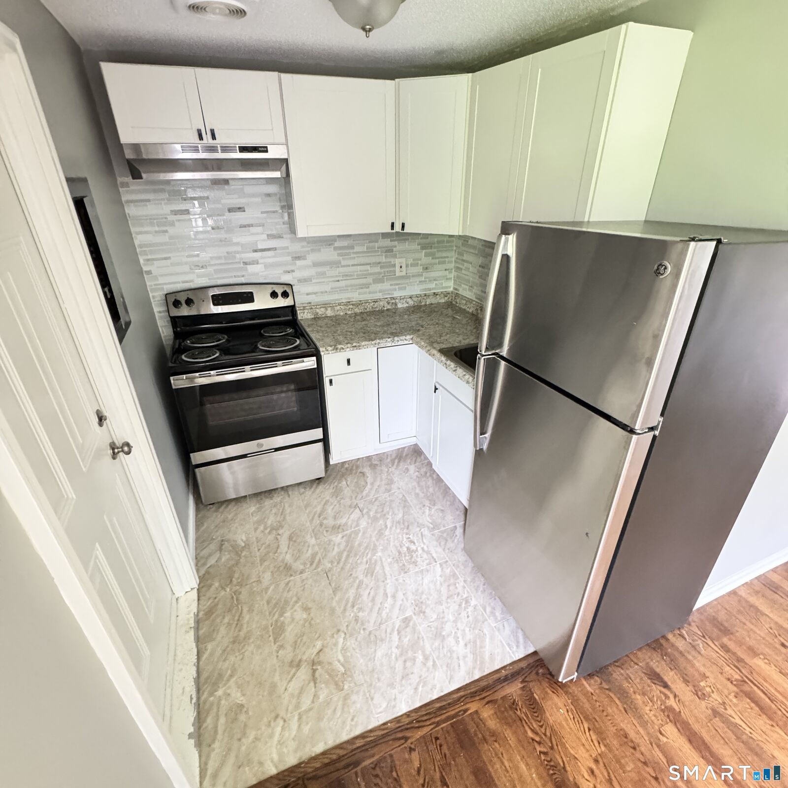 Property Photo:  32 Old Foxon Road 42  CT 06513 