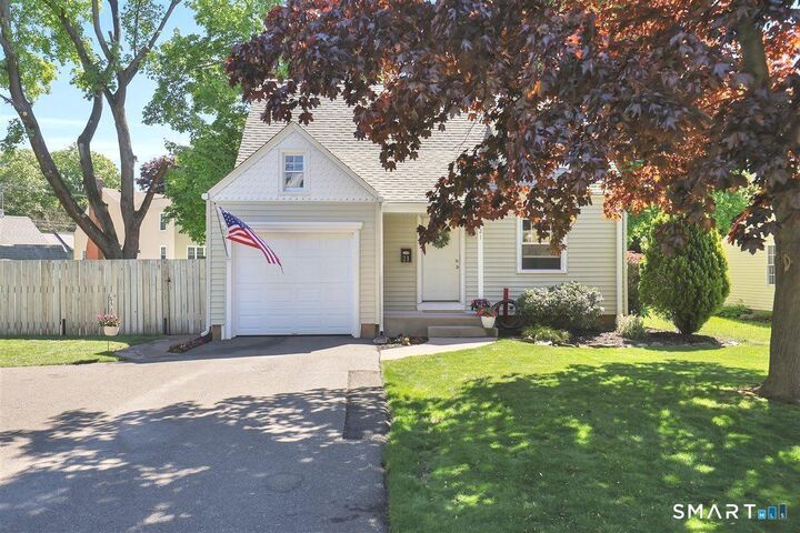 Property Photo:  21 Kensington Street  CT 06040 