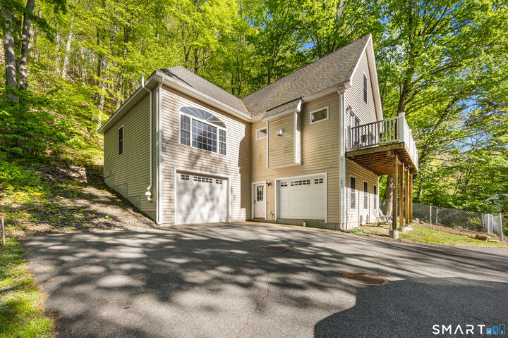 Property Photo: 960 Thorpe Avenue CT 06450