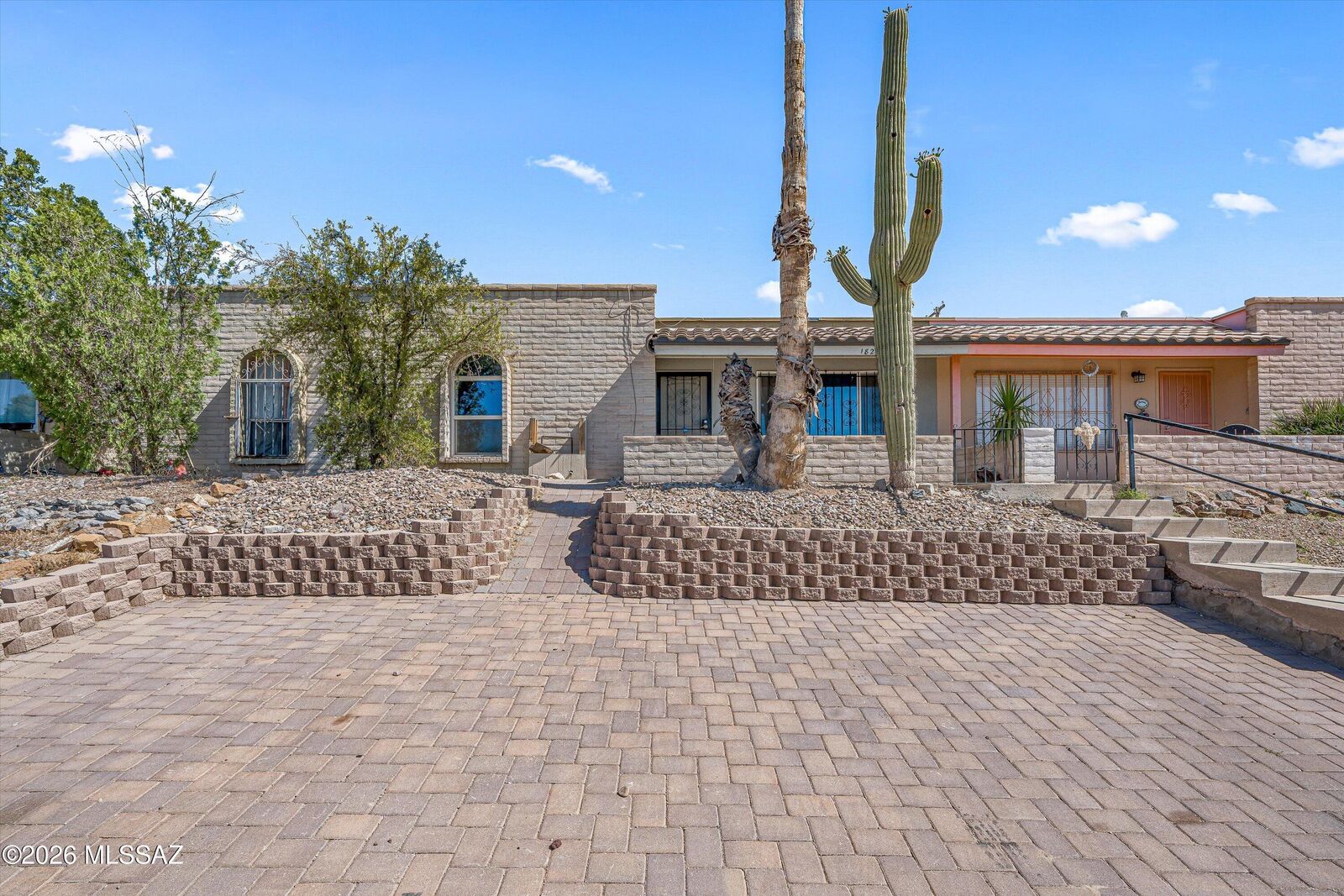 Property Photo:  1824 W Caravelle Road  AZ 85713 