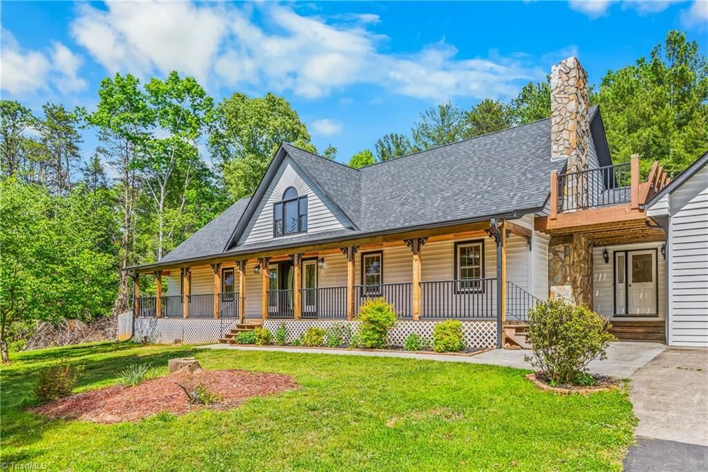 Property Photo:  949 Dav Road  NC 28635 