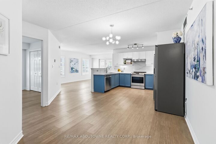 Property Photo: 1340 Main Street E 113 ON L9T 7S6