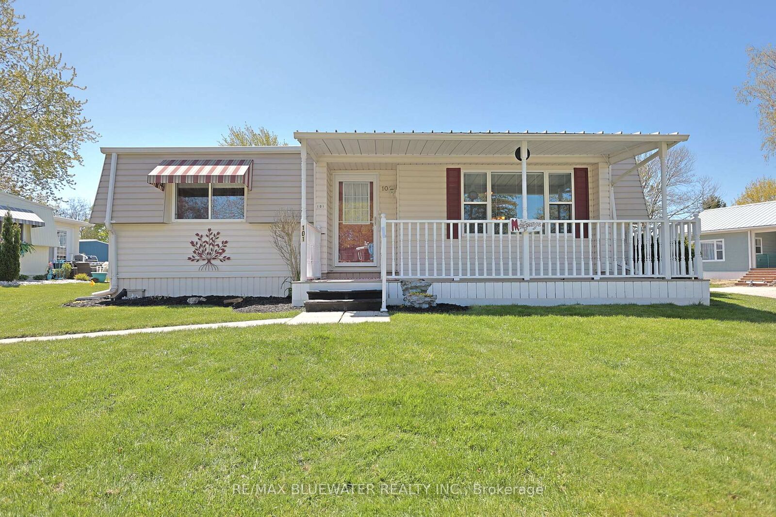 Property Photo: 101 Shannon Boulevard ON N0M 1T0