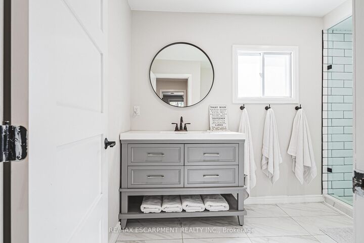 Property Photo: 3865 Victoria Avenue ON L0R 2C0