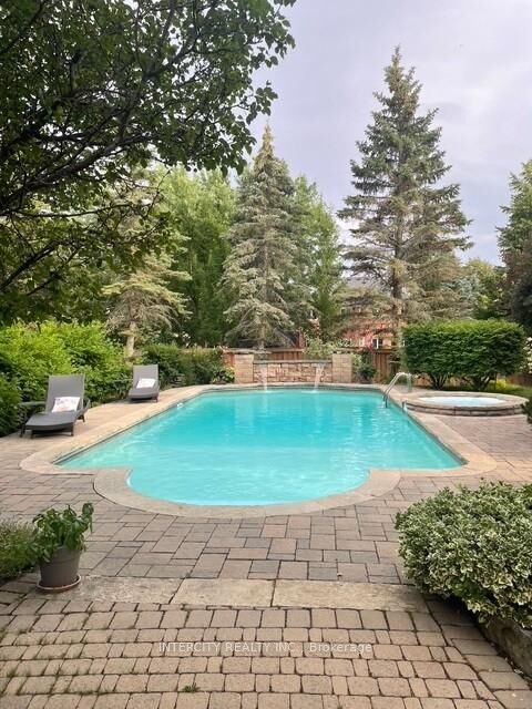 21 Capner Court — photo 1
