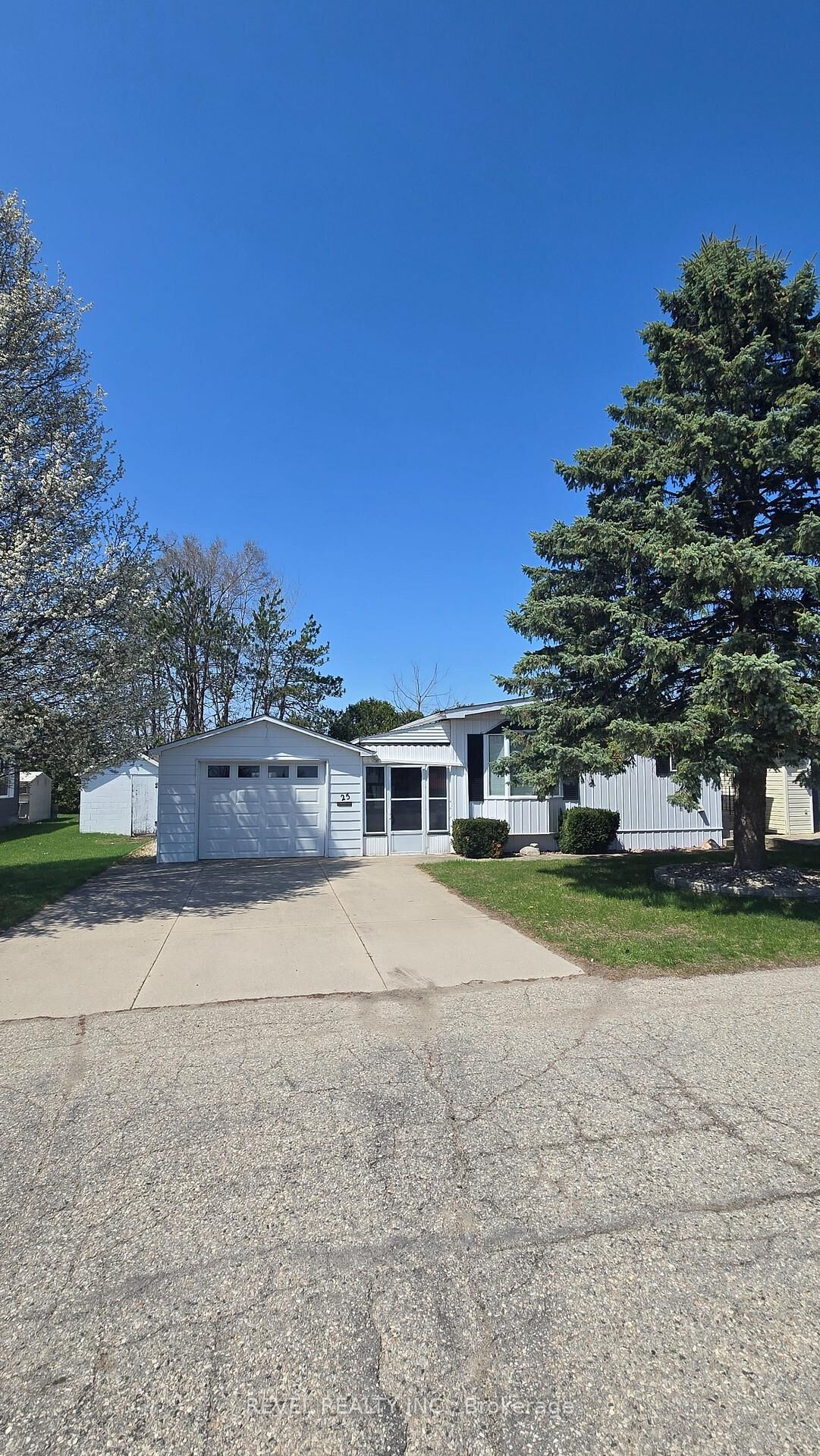 Property Photo: 25 Miller Street ON N7G 1A5