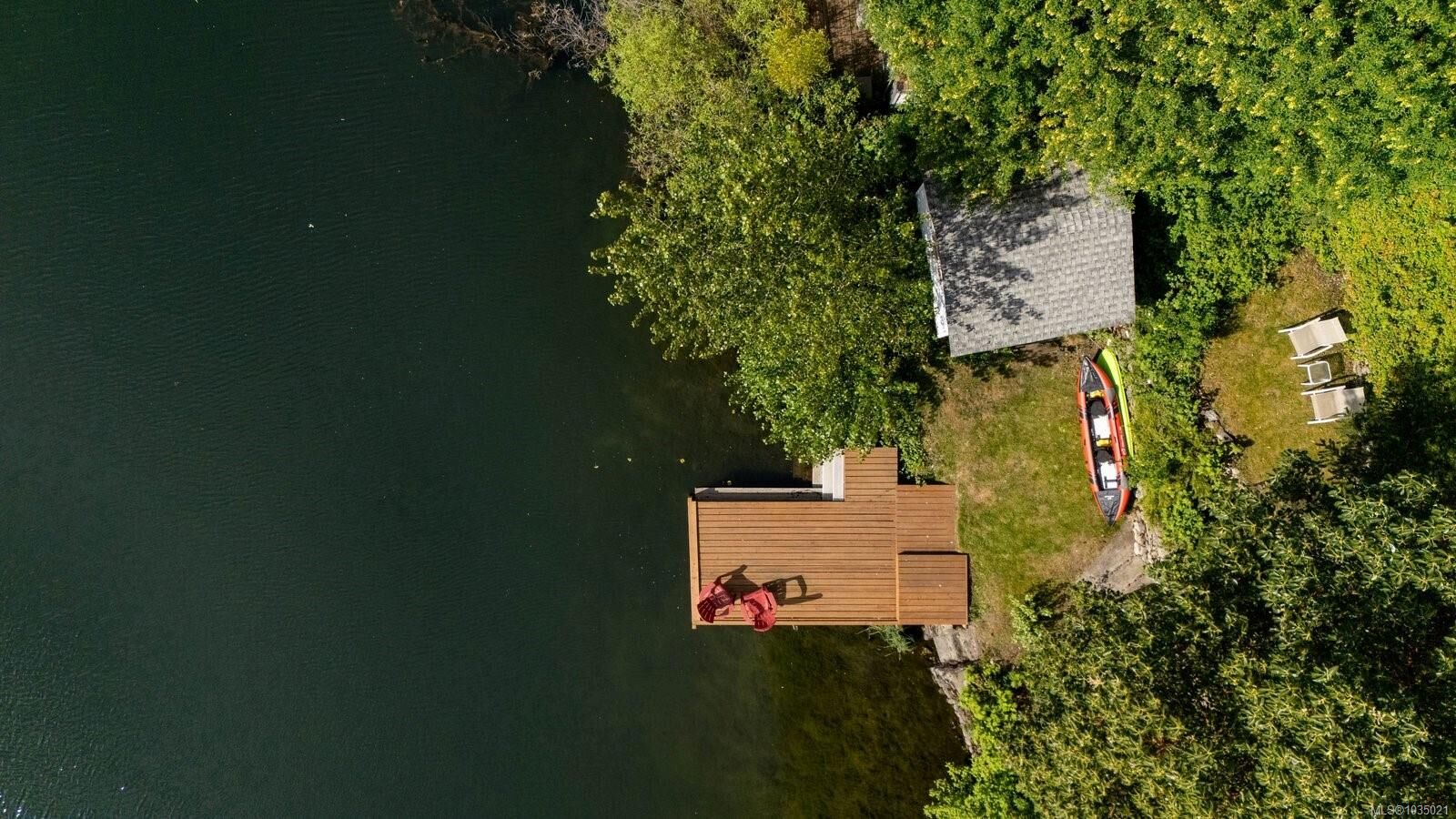 Property Photo:  1055 Trillium Rd  BC V9B 4G3 