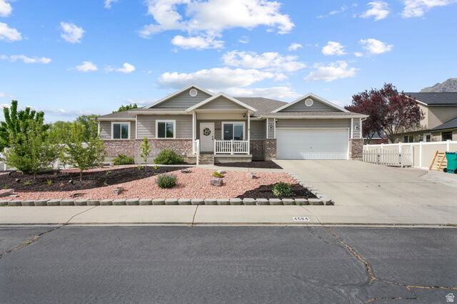 Property Photo: 4584 W Carriage Ln UT 84062