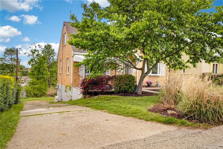 Property Photo:  3552 Middleboro Rd  PA 15234 
