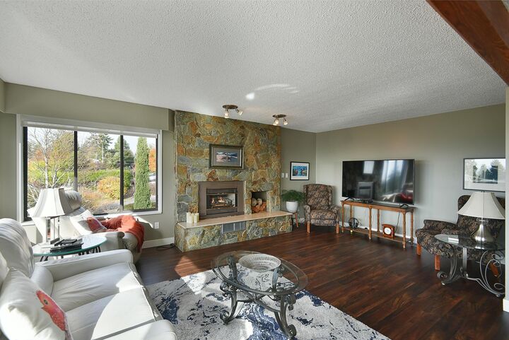 Property Photo: 4926 Laurel Avenue BC V7Z 0B7